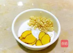 Illustration of how to stir-fry pig heart 3