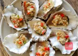 Illustration of how to make steamed oysters with garlic 7