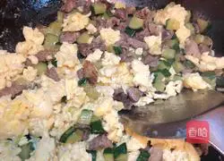 Illustration of how to make three diced rice with fresh and fragrant stir-fried rice 10