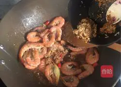 Illustration of how to make braised prawns in wine ferment 9