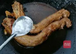 Illustration of how to make braised duck neck 8