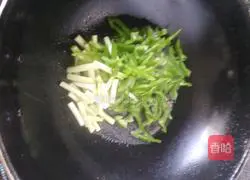 Illustration of how to make fish-flavored shredded pork 3