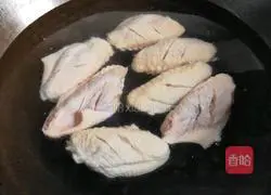 Illustration of braised chicken wings 3