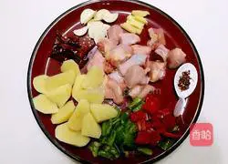 Illustration of how to make stir-fried chicken nuggets 1