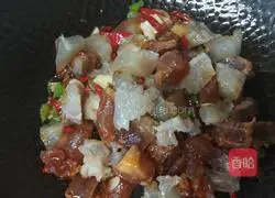 Illustration of how to stir-fry beef tendon 9