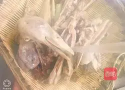 Illustration of how to make crispy duck skull 4