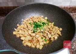 Illustration of how to make sweet and sour lotus root 13