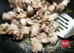 Illustration of how to make ginger fried duck 4