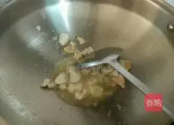 Illustration of how to stir-fry meat with wild bamboo shoots 4