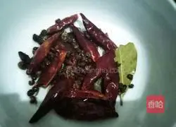 Illustration of how to make Sichuan-style chicken 3