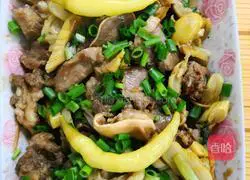 Illustration of how to stir-fry pig meat 6