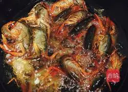 Illustration of how to make garlic crayfish 3