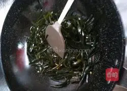 Illustration of how to make stir-fried kelp 4