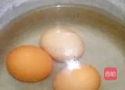 Illustration of how to make fried eggs with blossoms 1