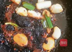 Illustration of how to make spicy chicken feet 5