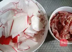 Illustration of how to make fried pork and radish 1