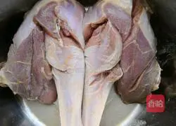 Illustration of how to make roasted turkey legs with vegetables 2