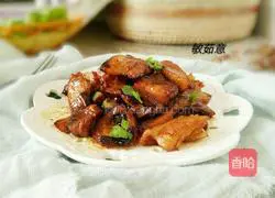 Illustration of how to stir-fry pork belly in soy sauce 8