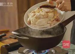 How can chicken be cooked like this? The crispy and fragrant rice will sweep away the