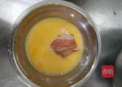 Illustration of how to make egg yolk baked pork ribs 2