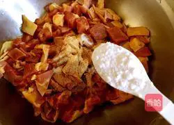 Illustration of how to make spicy chicken cubes 7