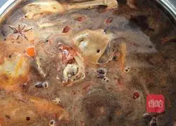 Illustration of how to cook duck head in sauce 5