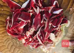 Illustration of how to make duck gizzards with pickled pepper 3