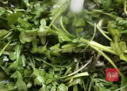 Illustration of how to make fried rice cakes with shepherd's purse and winter bamboo shoots 4