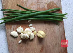 Illustration of braised shrimps 2