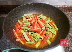 Illustration of how to make green bean ribs 11