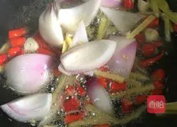 Illustration of how to make spicy crayfish 1