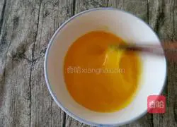 Illustration of how to make Chinese toon sprout omelette 6