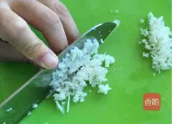 Illustration of how to make glutinous rice meatballs 4