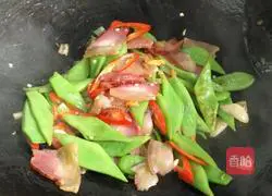 Illustration of how to make fried kidney beans with bacon 7