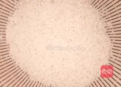 Illustration of how to make bacon glutinous rice lotus root 3