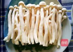 Illustration of how to make fat beef in sour soup 2