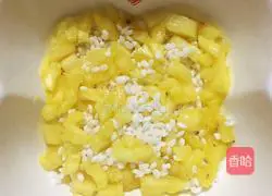 Pineapple eight-treasure rice recipe 4