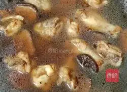Illustration of how to cook chicken legs with mushrooms and potatoes 12