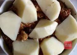 Illustration of how to make rice noodles and meat 6