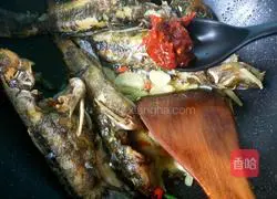 Illustration of braised yellow catfish 8