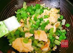 Celery scrambled eggs Illustration of how to do it 11