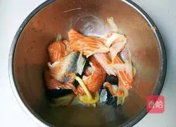 Illustration of how to make white wine salmon bones 12