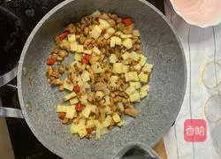 Illustration of how to make rice with potato minced meat 7
