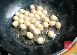 Illustration of how to make crispy fried quail eggs 4