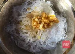 Illustration of how to make steamed scallops with garlic vermicelli 9