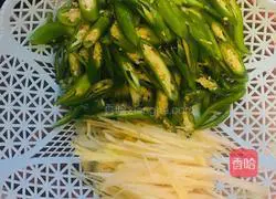 Illustration of how to make stir-fried duck with ginger 2