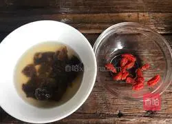 Illustration of how to make lily stewed with ears 2