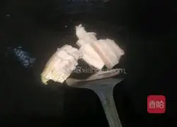 Illustration of how to make stir-fried pork belly with white radish and fragrant radish 6