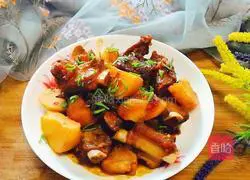 Illustration of how to make pork ribs and stewed potatoes 14