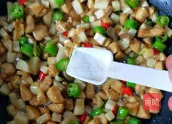 Illustration of how to make stir-fried diced chicken with king oyster mushrooms 14